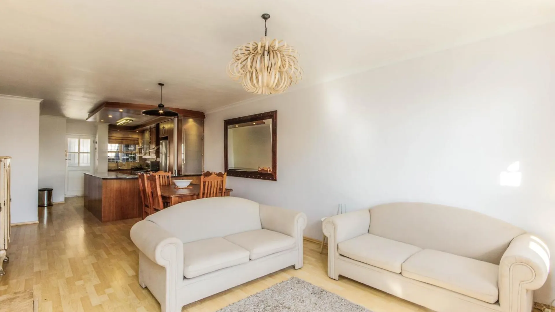 Apartment Stylish 3-Bedroom Retreat In Cape Town Your Ideal Vacation Getaway