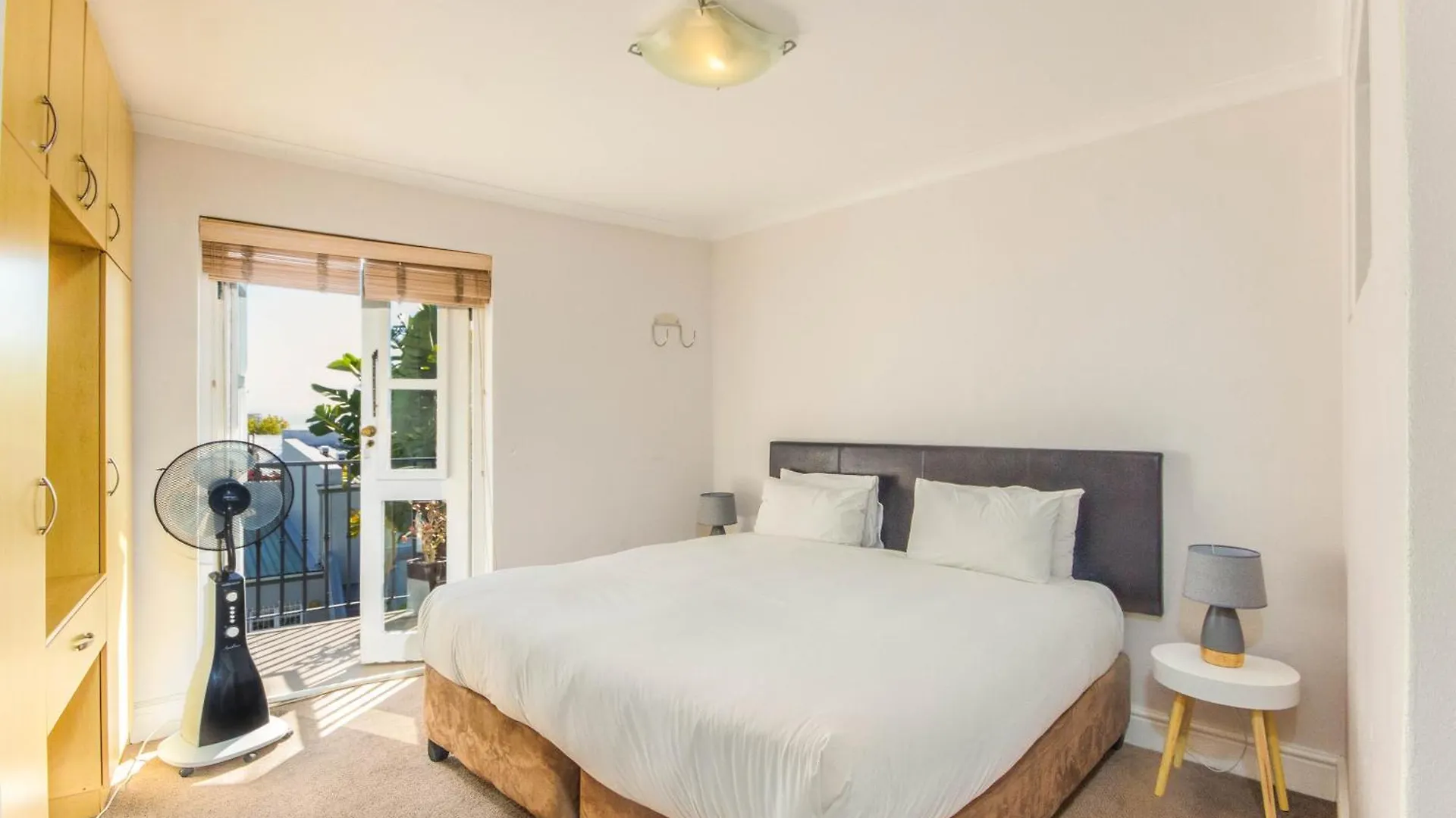 Stylish 3-Bedroom Retreat In Cape Town Your Ideal Vacation Getaway 0*,  South Africa