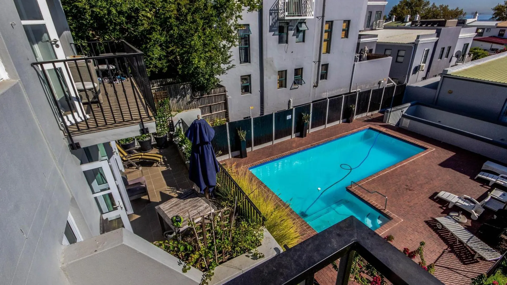 Stylish 3-Bedroom Retreat In Cape Town Your Ideal Vacation Getaway Apartment